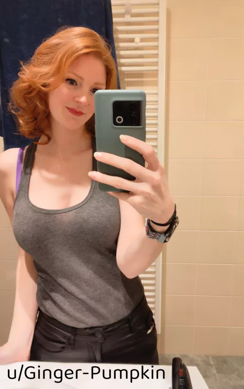 Getting ready for a pin-up shoot🩷💕