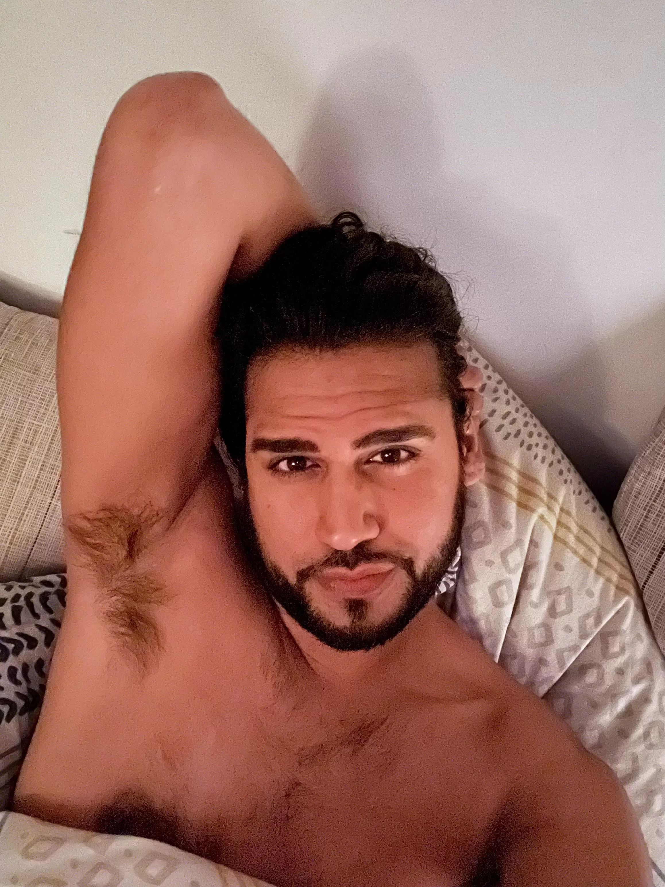 Hiding my locks behind my head 😅 Hiding my locks behind my head 😅