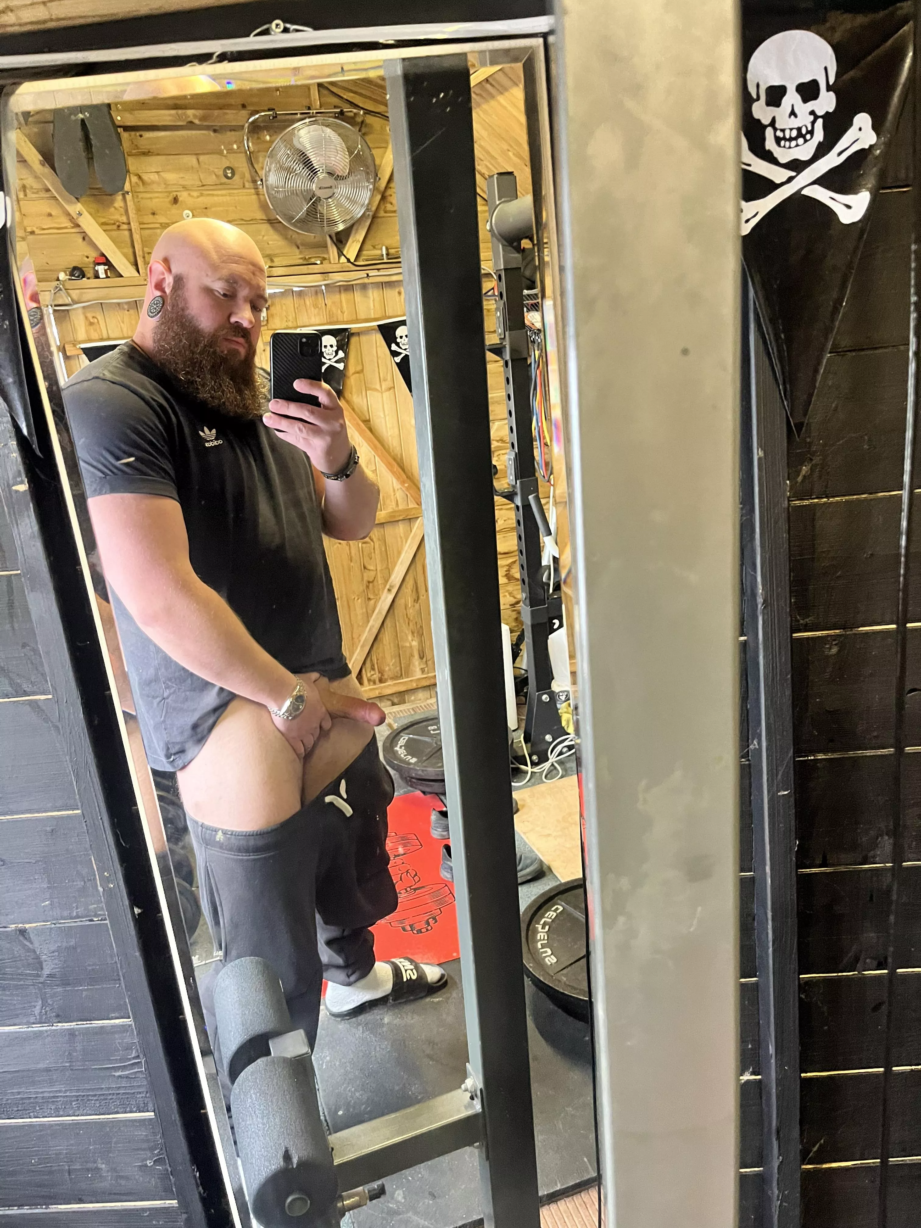 Hope everyone’s having a good week so far 😈