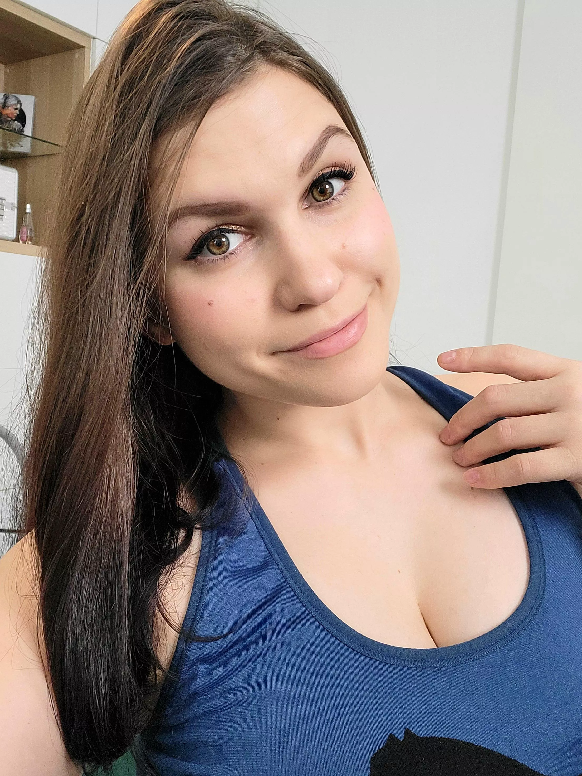 Hope to see you on the show on @chaturbate 🥰 [Tiny_hat] 