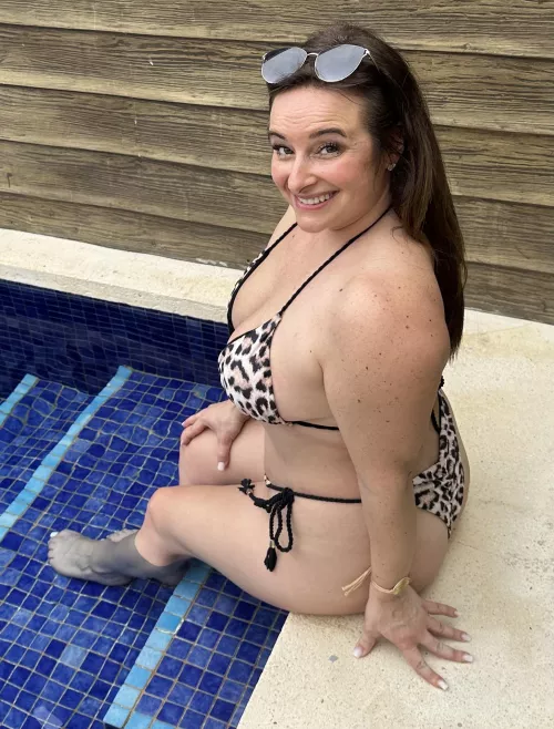 Hot and Sexy 45 Year Old MILF 