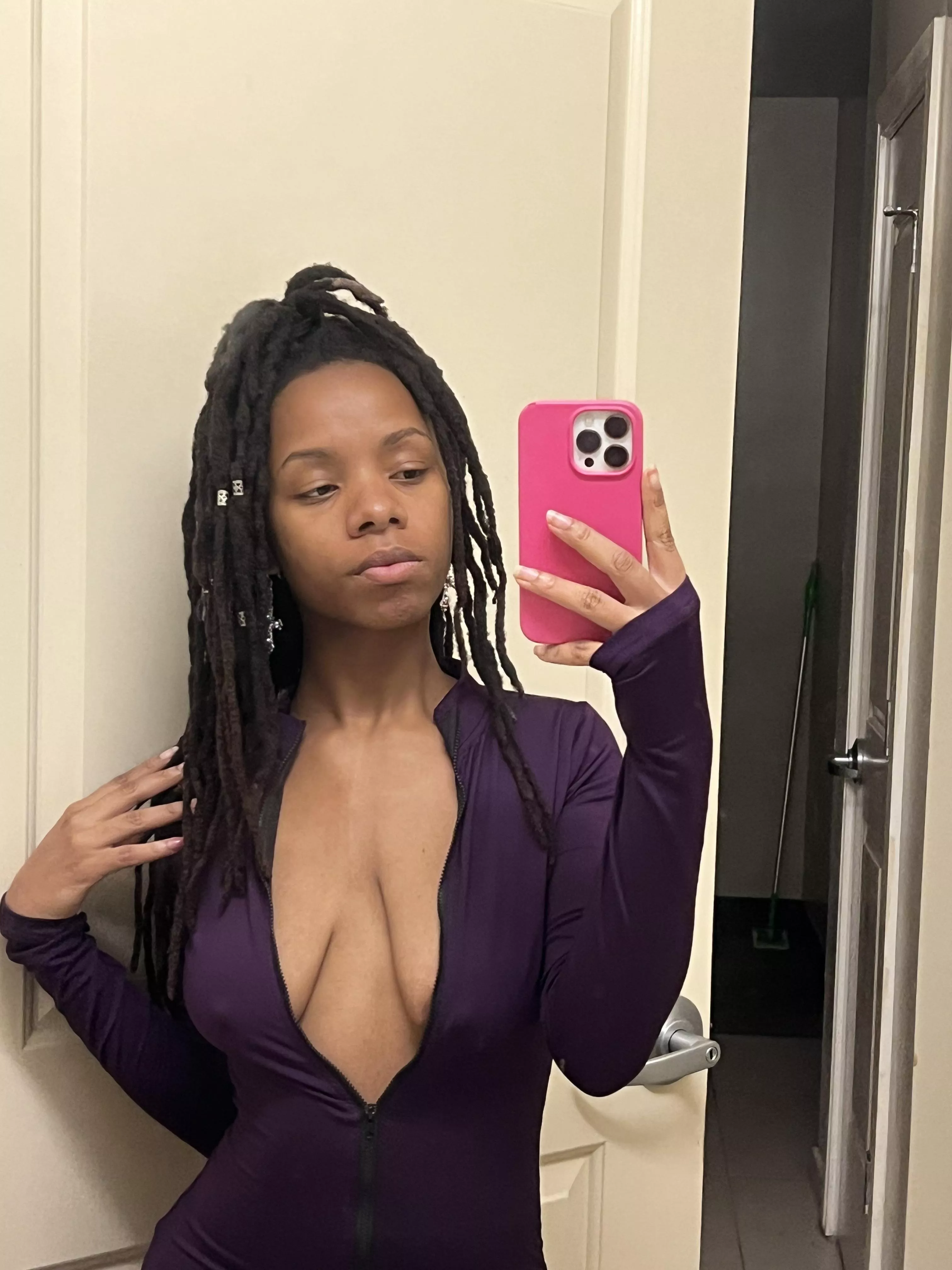 How do you feel about southern black girls with locs?