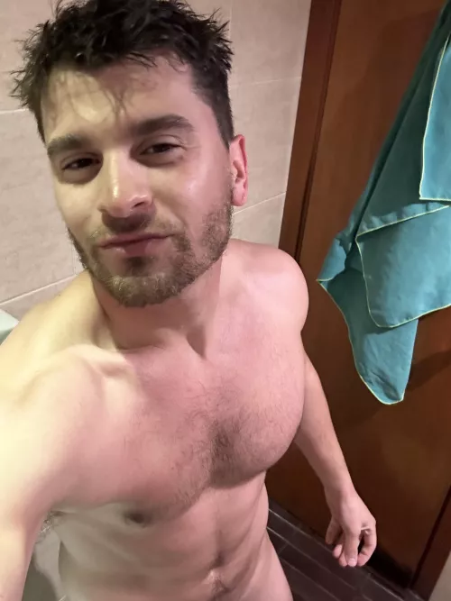 I seem a crazy boy after cold shower🥶