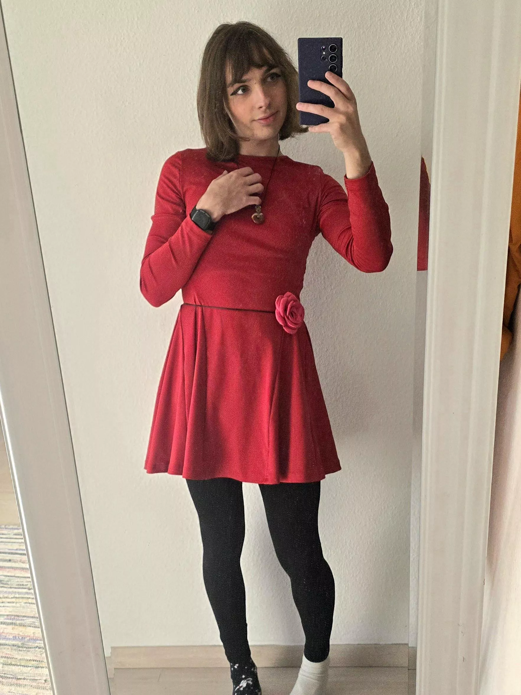 I'm a little rose 🌹 :3