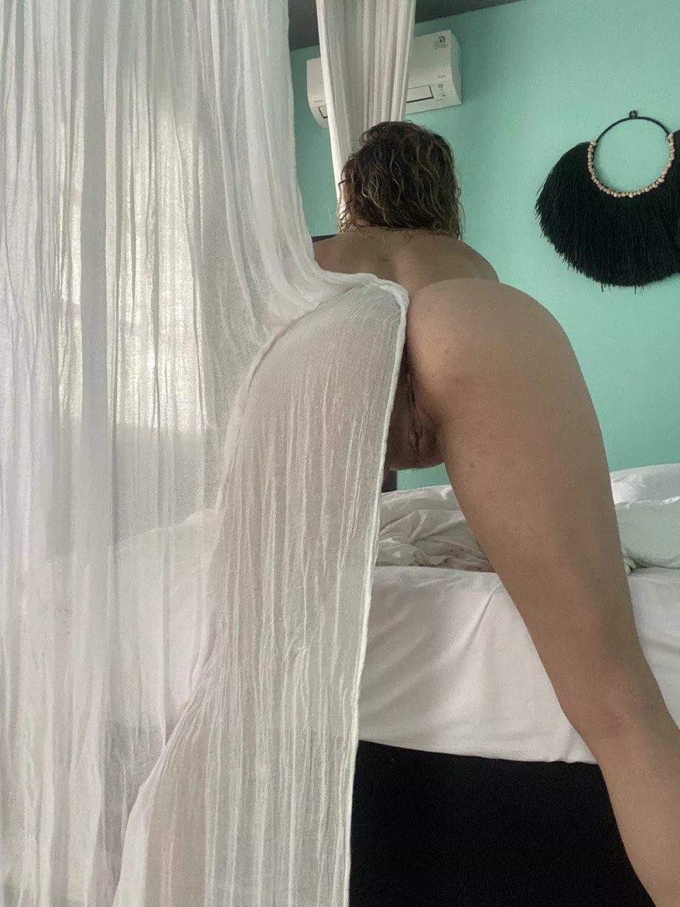 I'm supposed to be doing my chores, but I'm feeling too horny. Please distract me! Available for [sext] [cam] custom [vid] [rate] [dom].