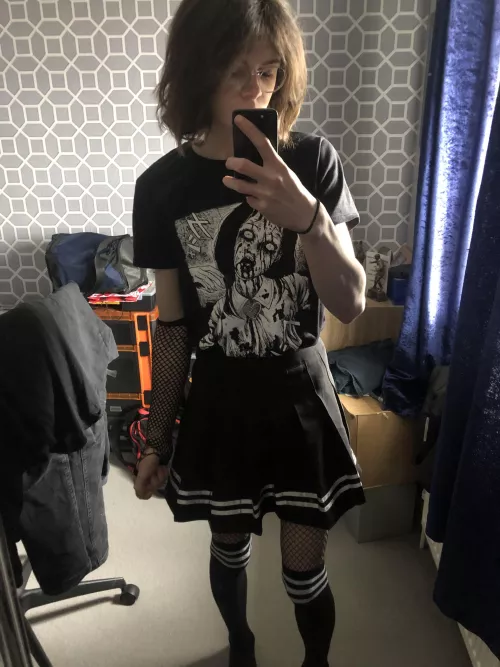 Just a lil boygirl🖤🖤