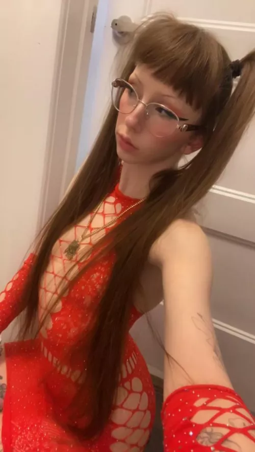 longest pigtails on the smallest girl :3 