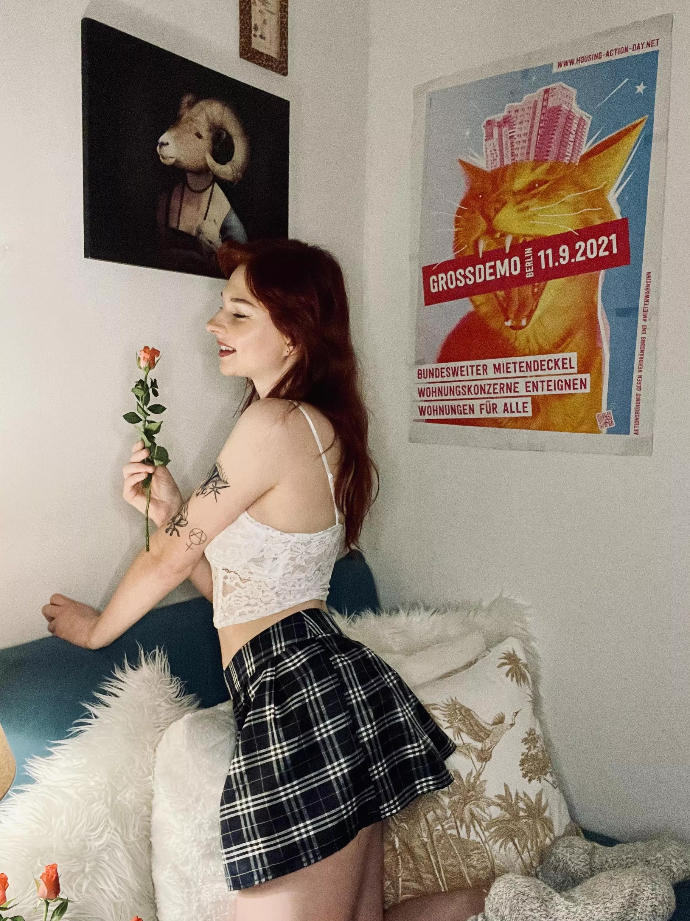 Look someone got me a rose 