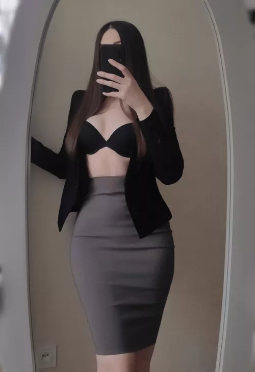 Love pencil skirt, so sexy