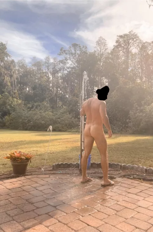 Nudist community 🧼