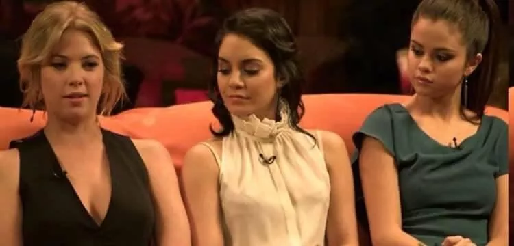 Selena Gomez and Vanessa Hudgens checking out Ashley Benson’s Titties