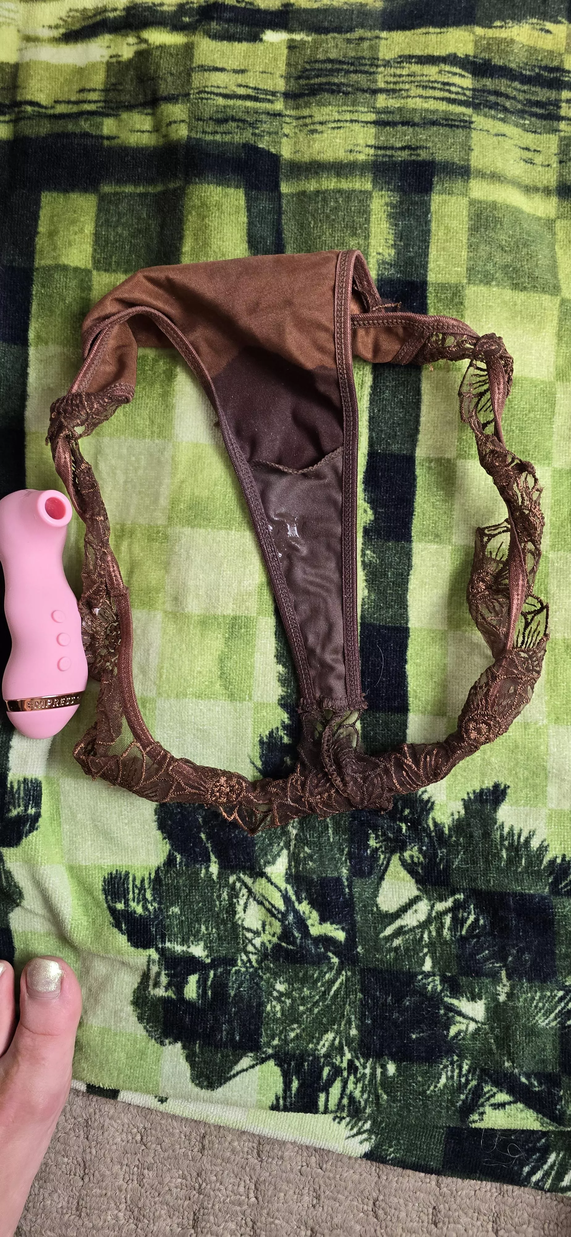 Soaked my panties 😜 💦