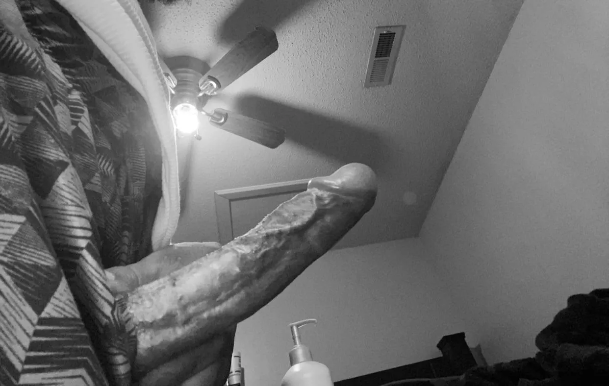 Stroking for the night😉