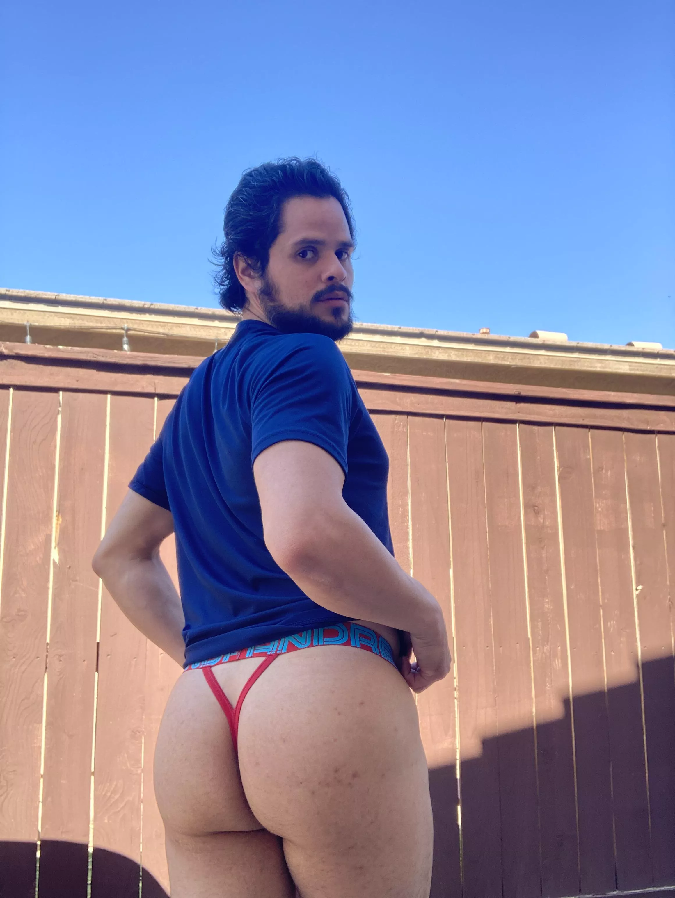 Suns out buns out☀️🍑