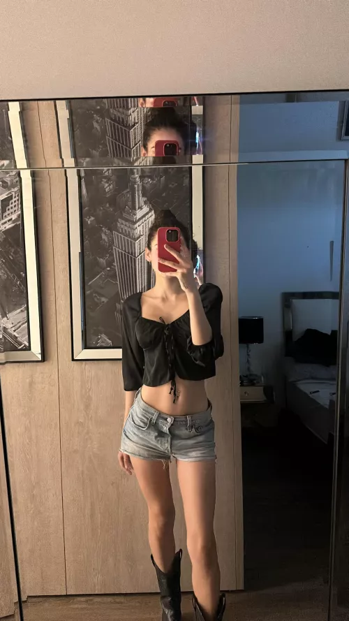 The cutest crop top.