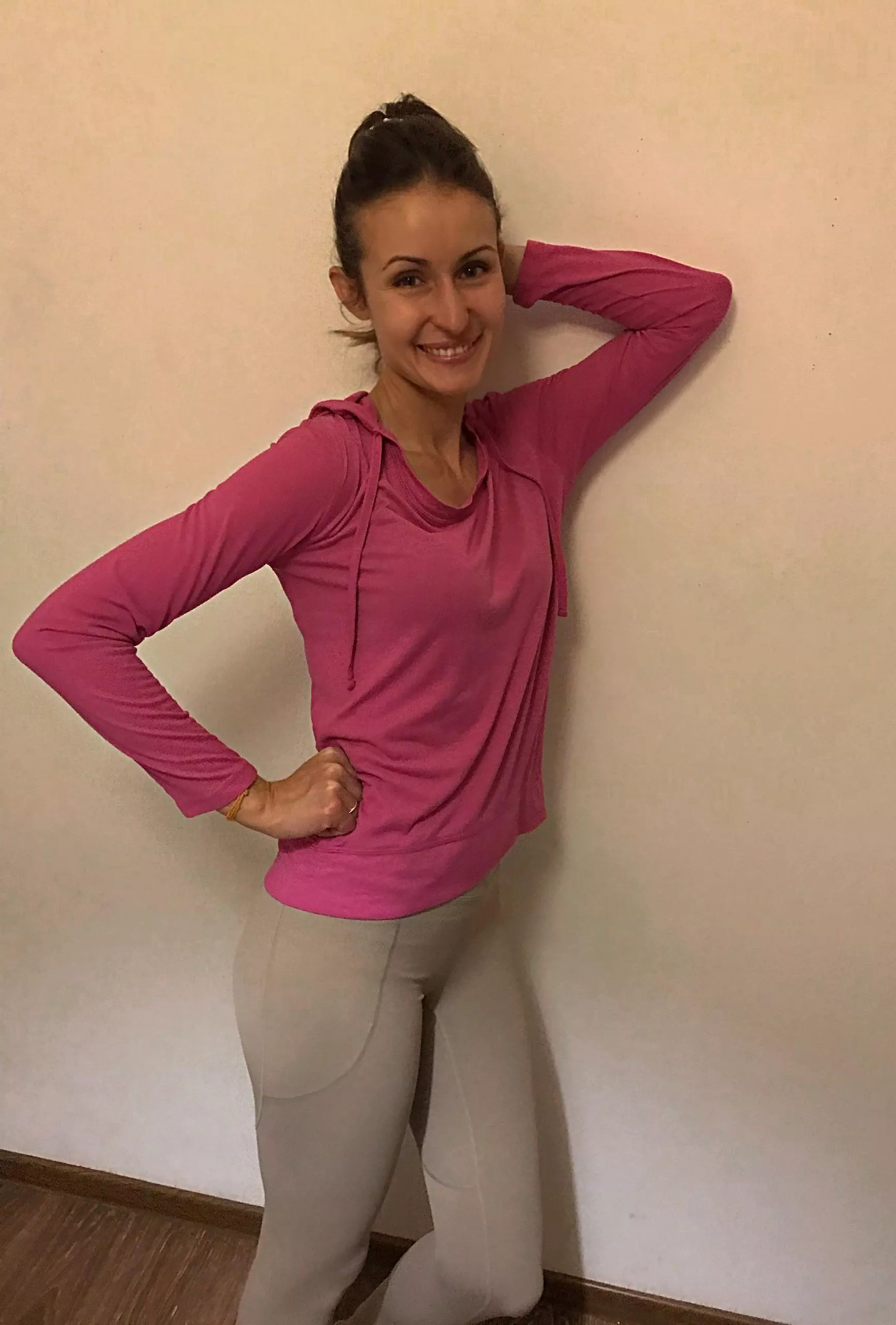 This modest look can brighten our evening