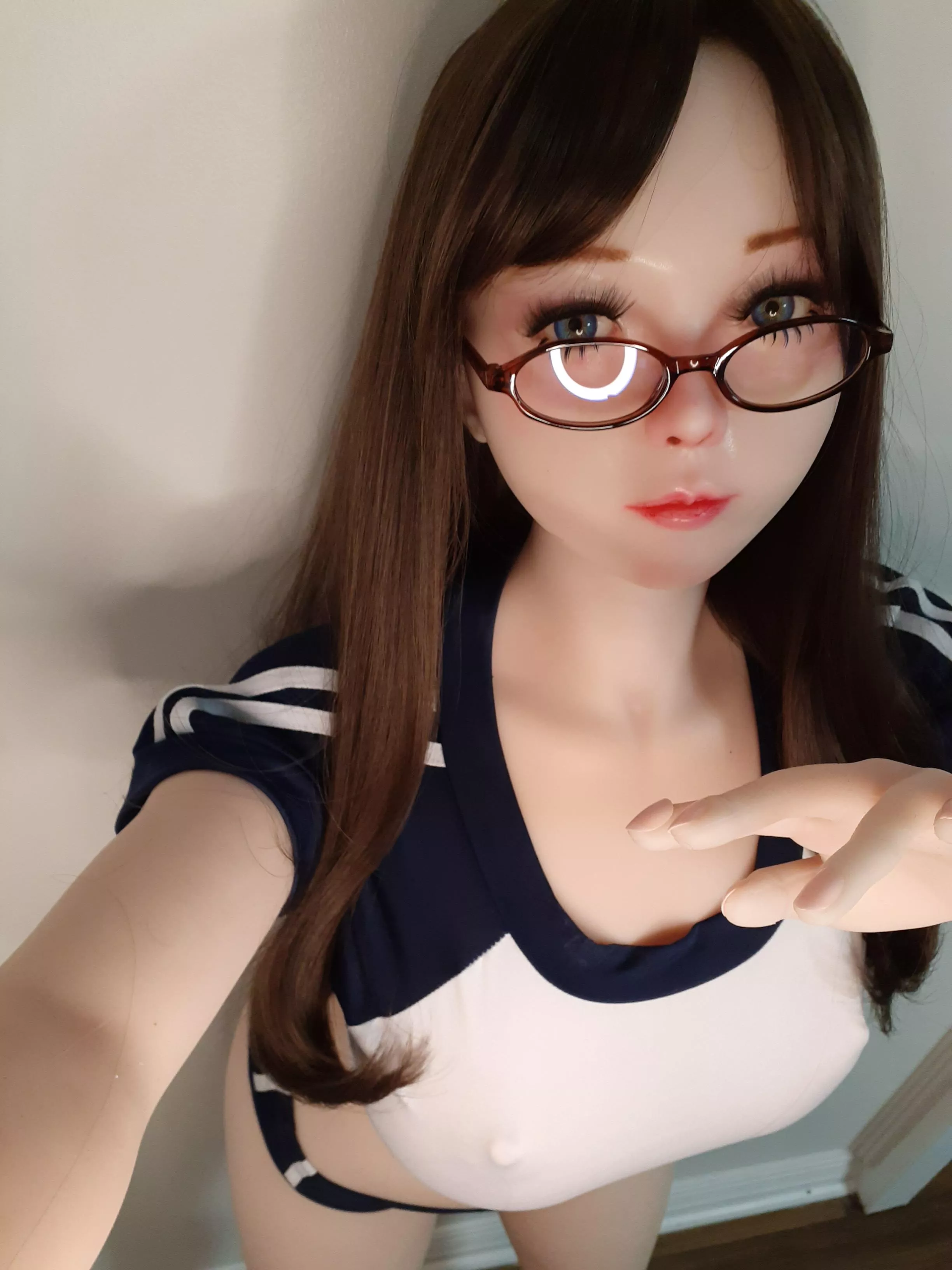 Trying out glasses and its a good look!