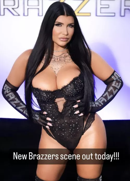 What a comeback scene “Romi ReturnZZ” but if I have to be honest it really feels like Romi Rain never left! She still has that amazing energy, performance and not to forget those remarkable cute giggles 🫶🏻. It’s really a blessing to have this