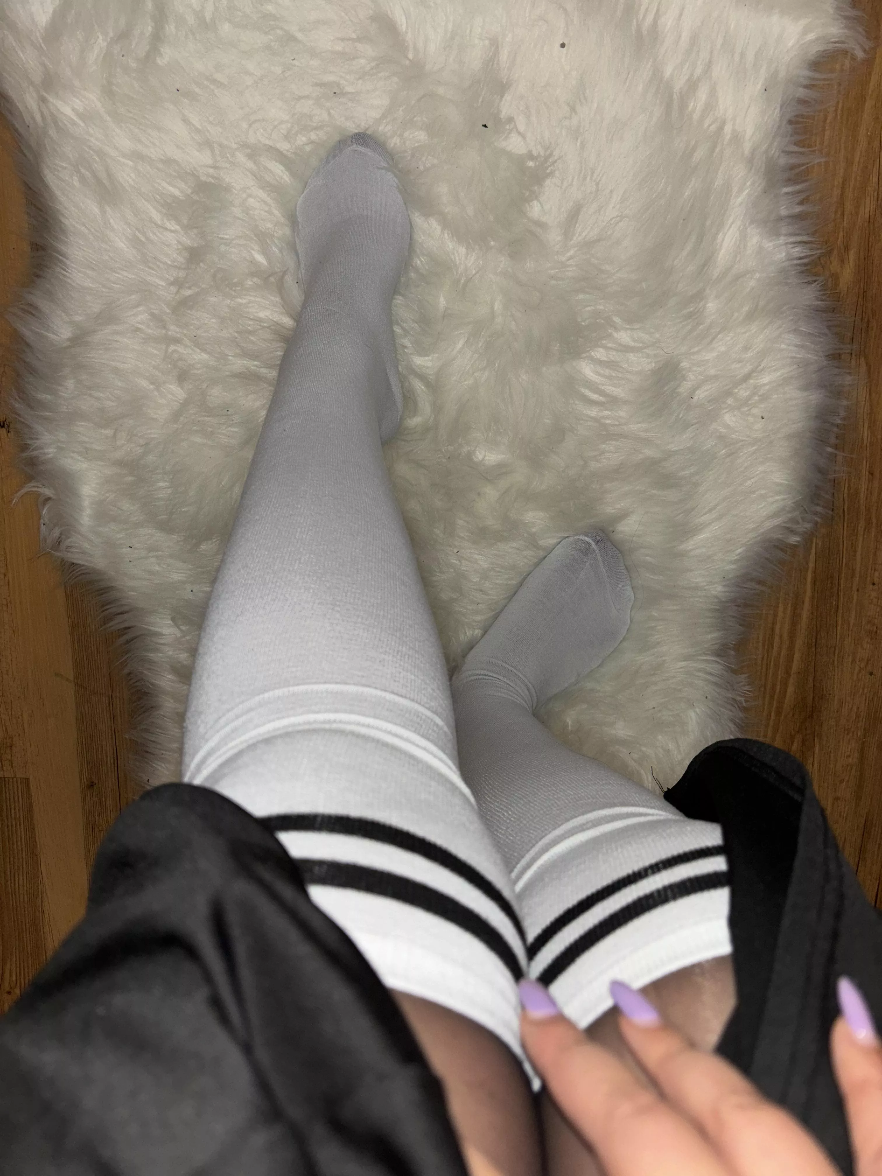 White socks [F]