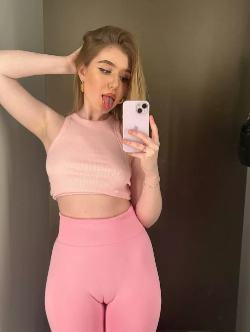 Your face looks comfy. Let me take a seat