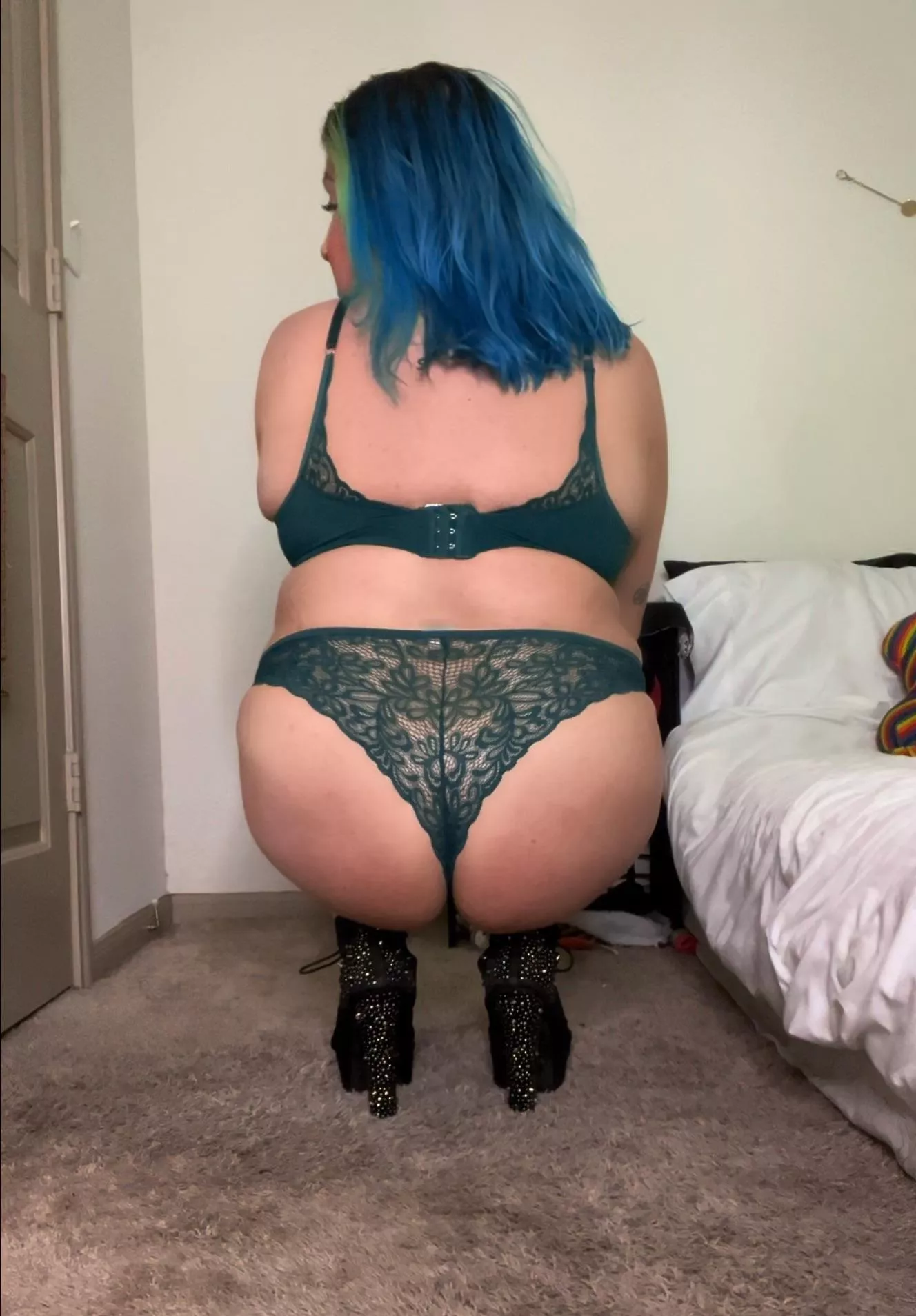 You’re in my inappropriate thoughts 💋