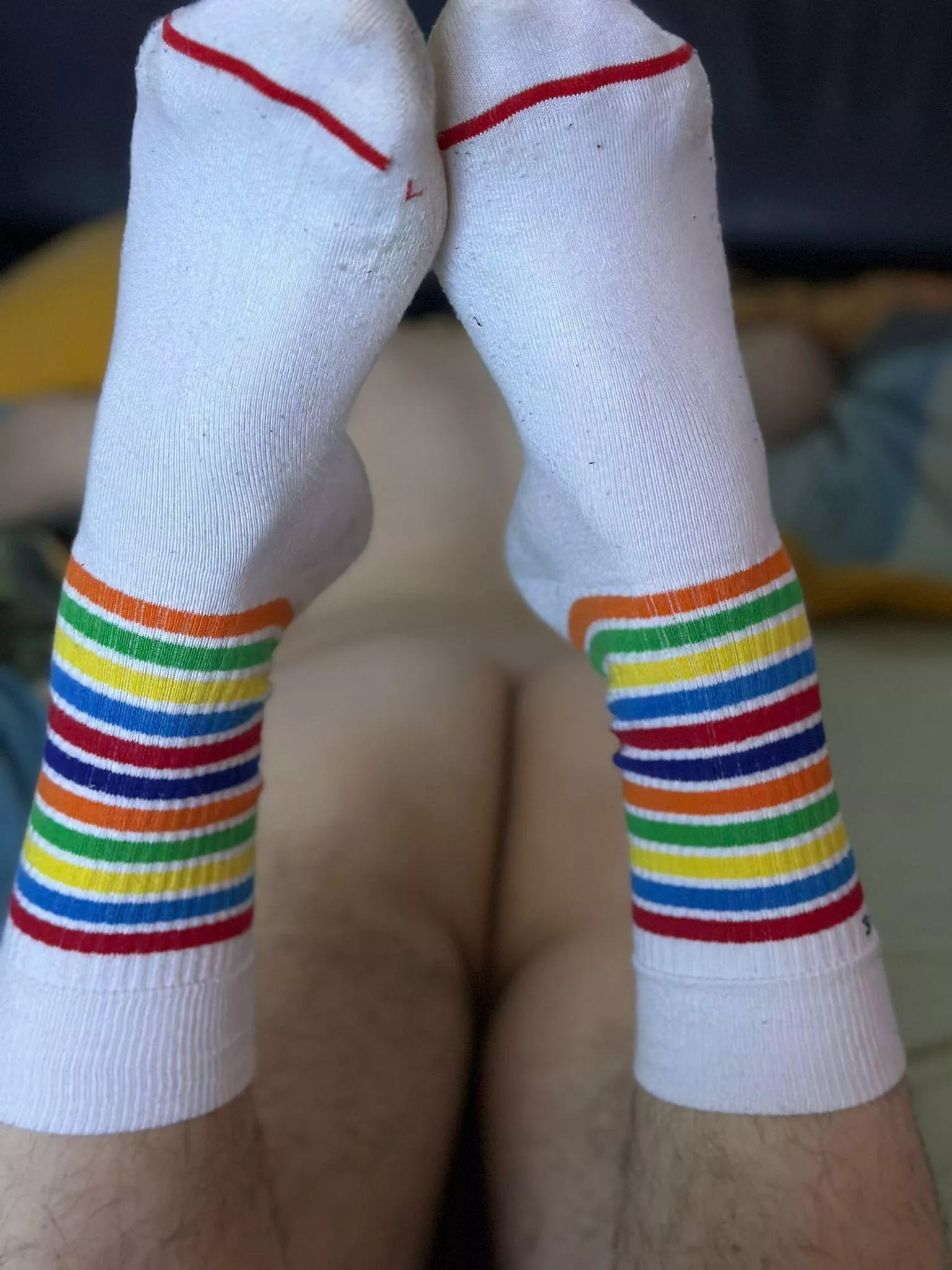 [18] Do you like my new socks? 🧦😋