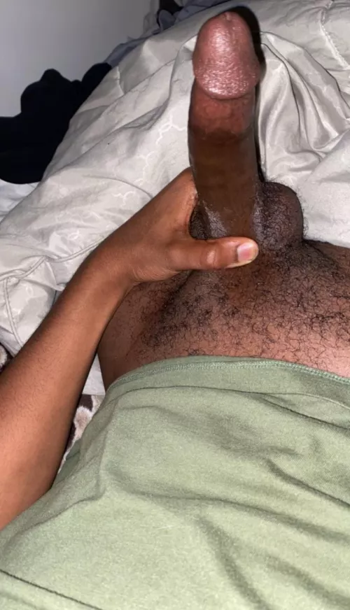 25 hmu if youre hung. seabro22