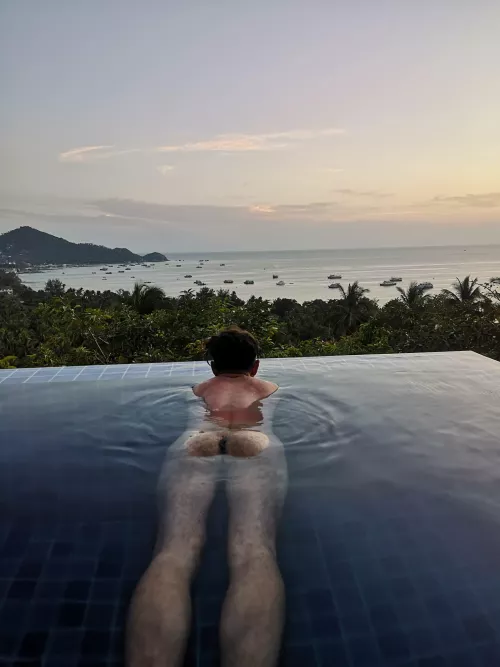 A pool with the view!