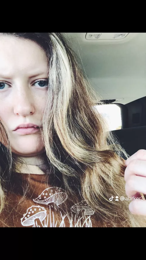 feeling cute am I attractive? (might delete later)