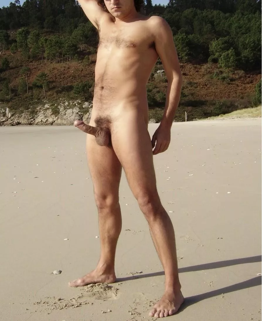 Feeling horny when I am naked at the beach 
