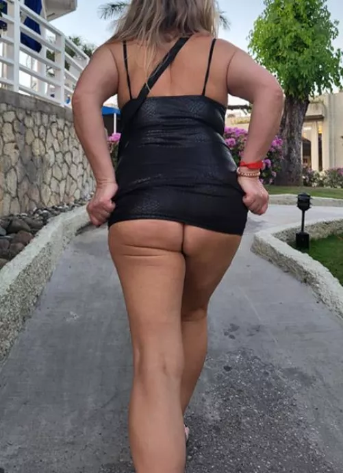 Follow me for dinner