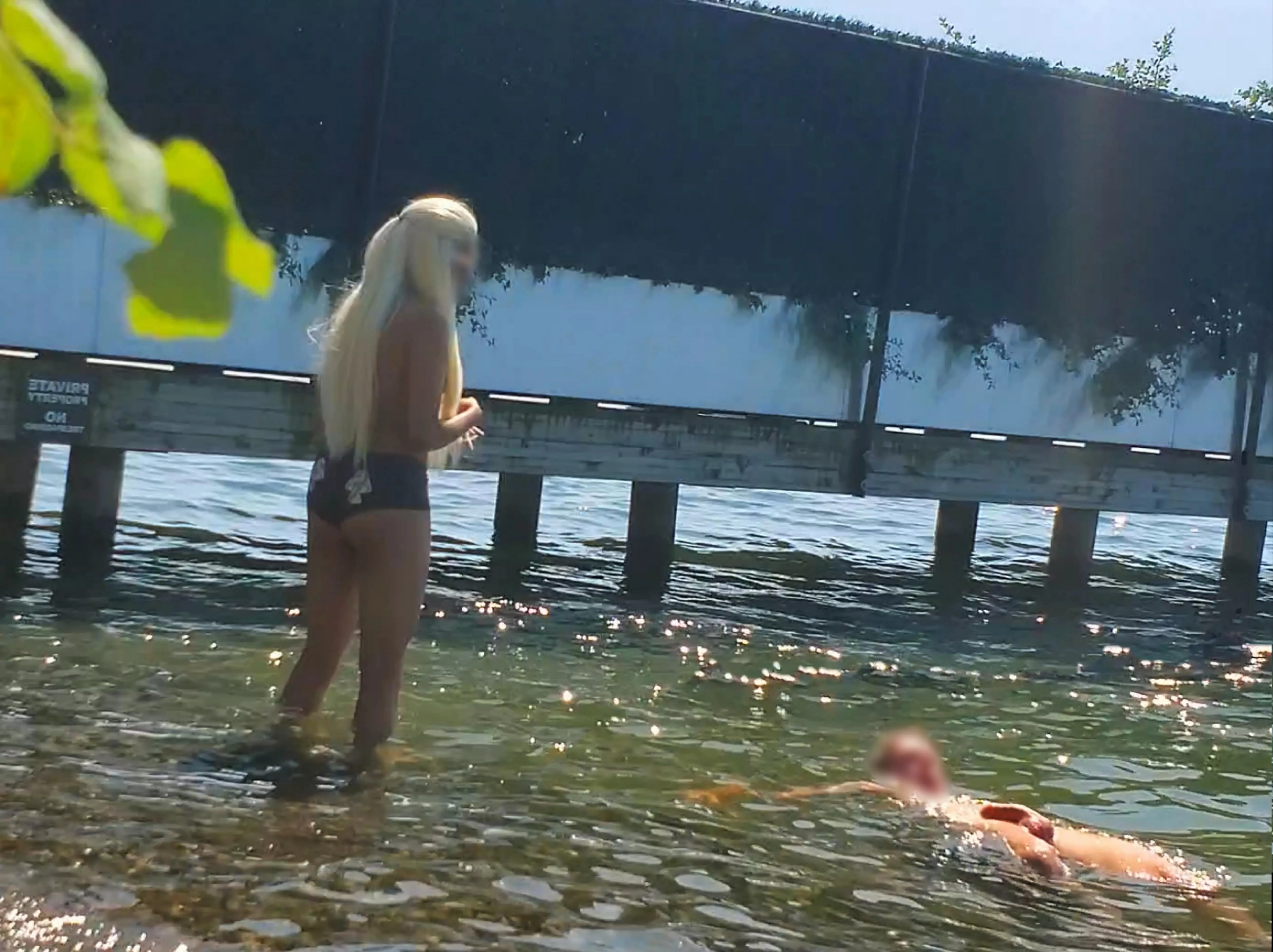 for some reason I float much better when there's an audience