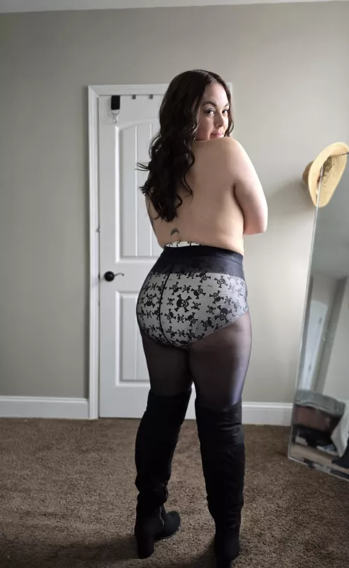 Going to a concert tonight...Got half my outfit picked out 😏