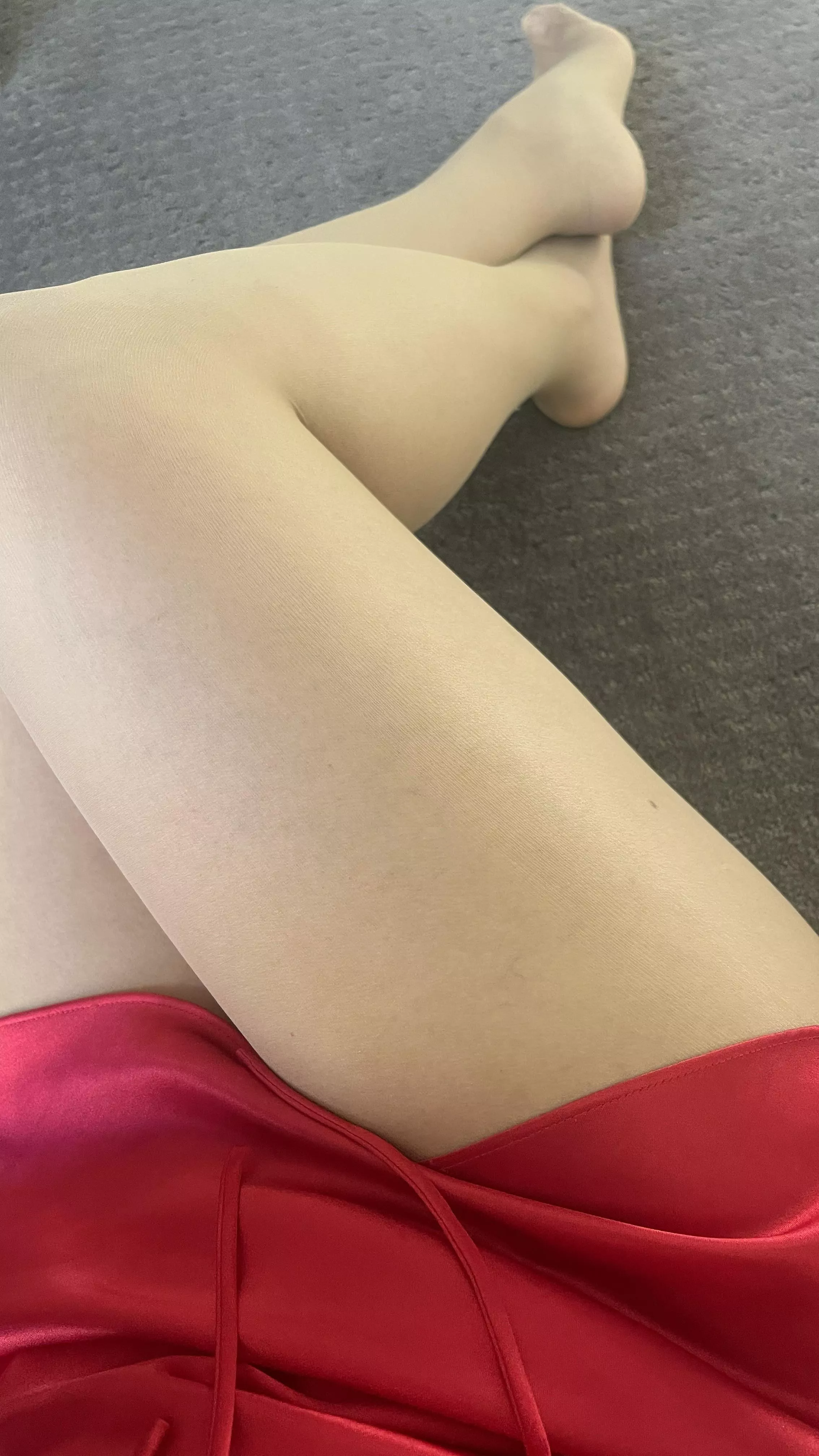 Help me take off my pantyhose