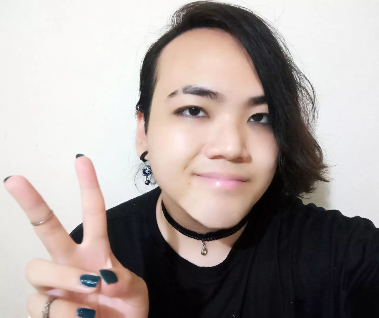 Honestly, I love wearing a choker 💜