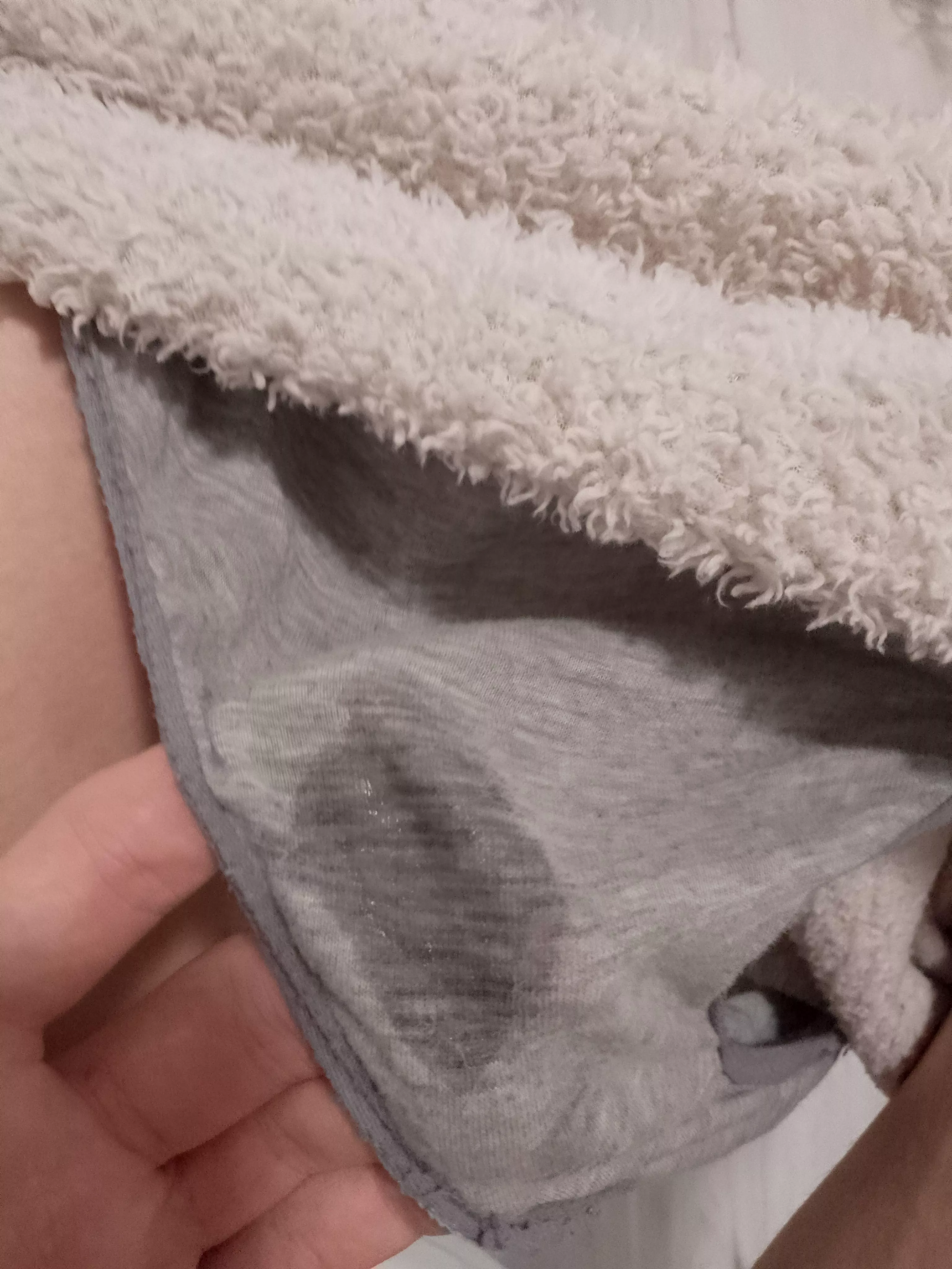 hornyposting again because i rubbed my clit while sitting and it all went downhill