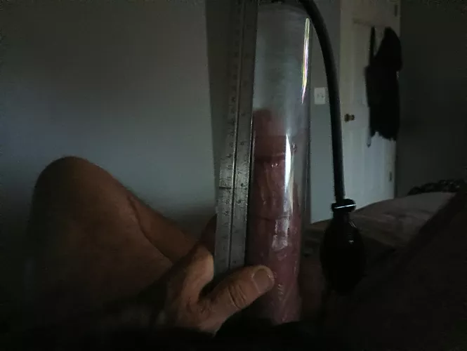 I am new to this couple of weeks I don't know if I'm doing this right it looks just like my own erection