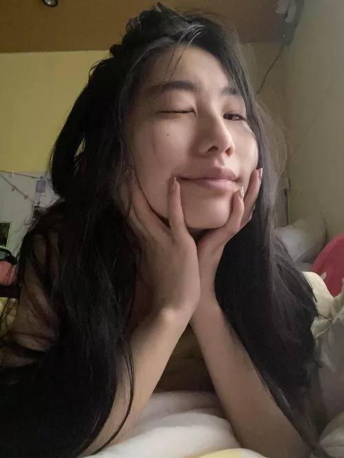 I enjoy sharing my natural Morning Selfies with you guys