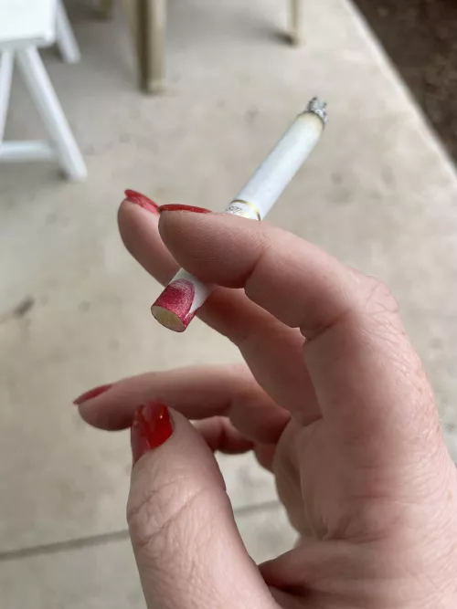 💋🚬 I just need your cock in my other hand