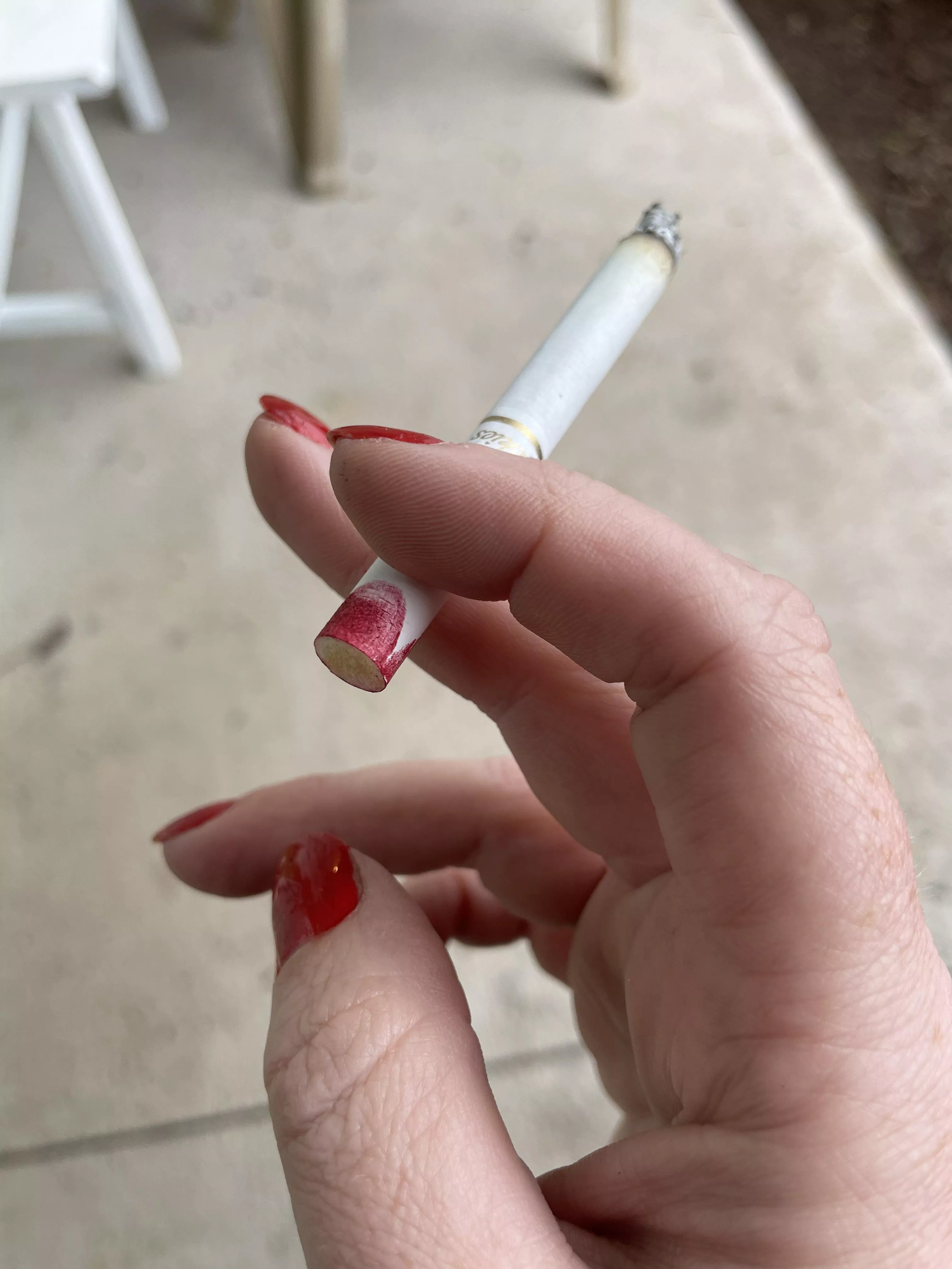 💋🚬 I just need your cock in my other hand