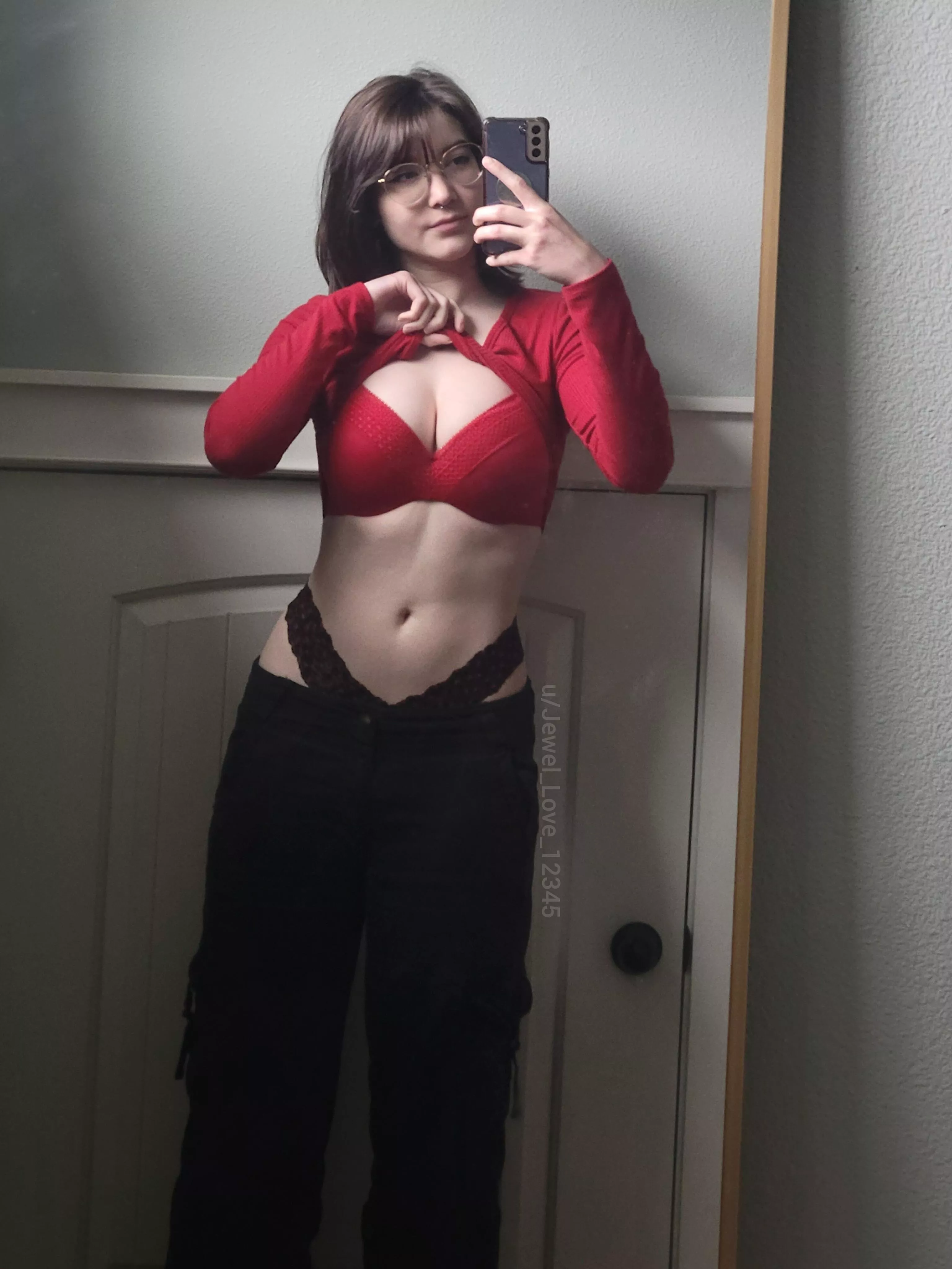 I like to match my bra and panties to my outfit ❤️