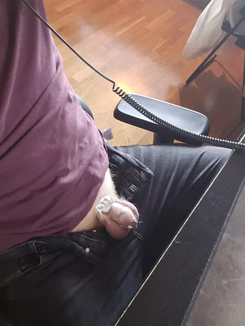 I might be a dom, but sometimes wearing a cage does feel nice 😏