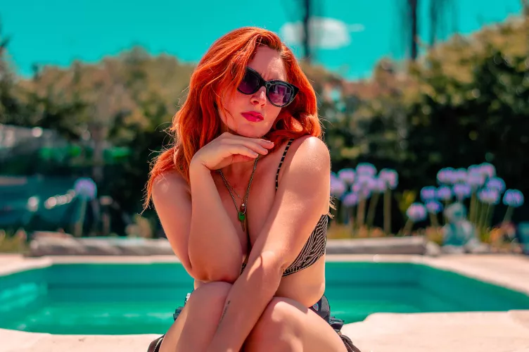 I need someone to rub sunscreen on me