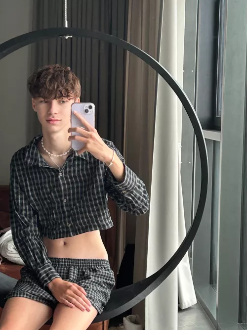 I think I'd make a cute femboy.