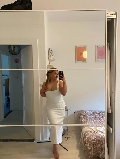 If you promise to fuck me in public, I will come to your date without underwear