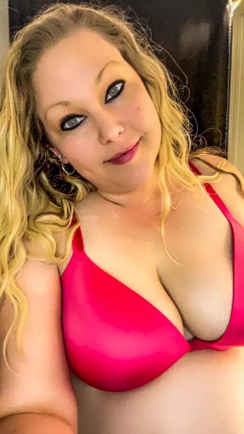 I’m not a regular mom, I’m a cool mom