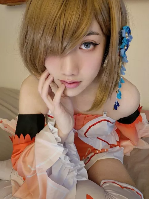 I'm thinking about going to a convention dressed like this 😊