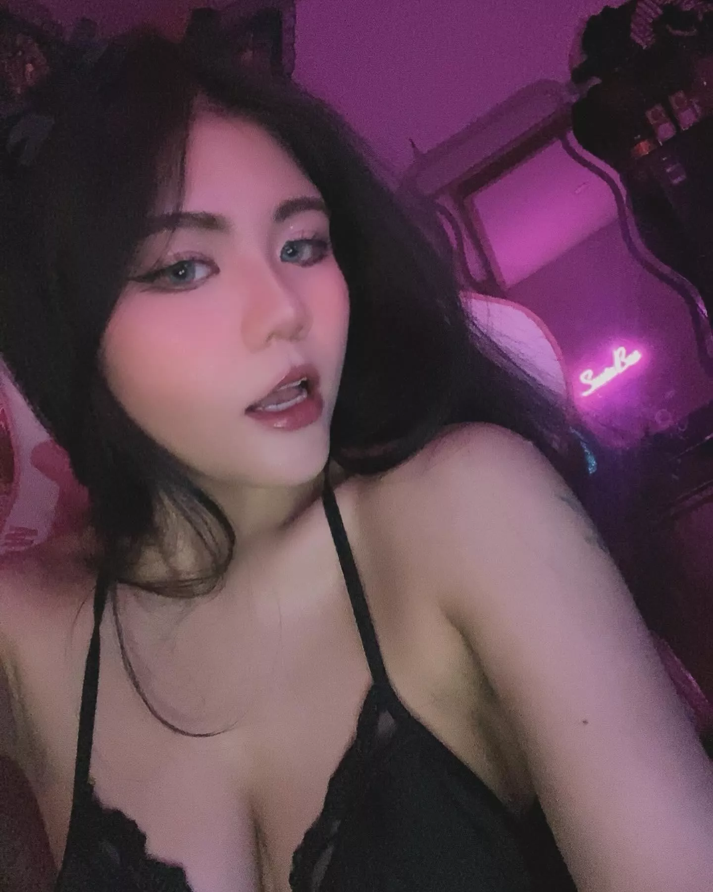 Imagine a load on my Viet face 😉