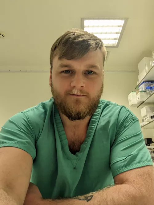 Looking to make more gay friends hit me up for a chat