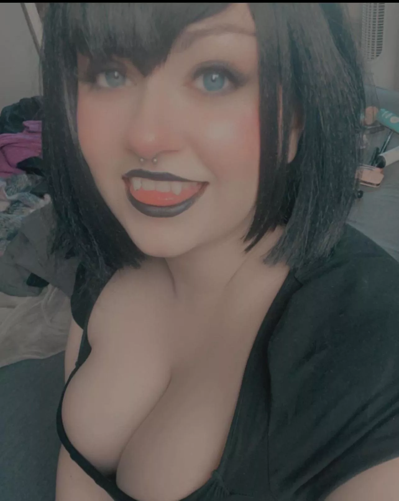 Mavis is glad to be here 🖤